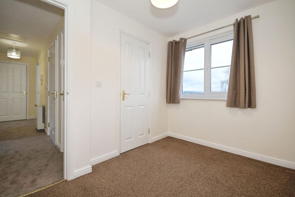 Additional image 11 of 2 bed flat for saleLincoln Way, North Wingfield, Chesterfield S42