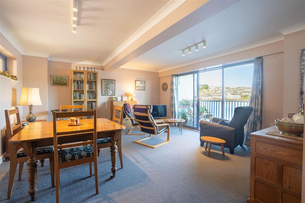 Additional image 2 of 2 bed flat for saleNew Road, Bideford EX39