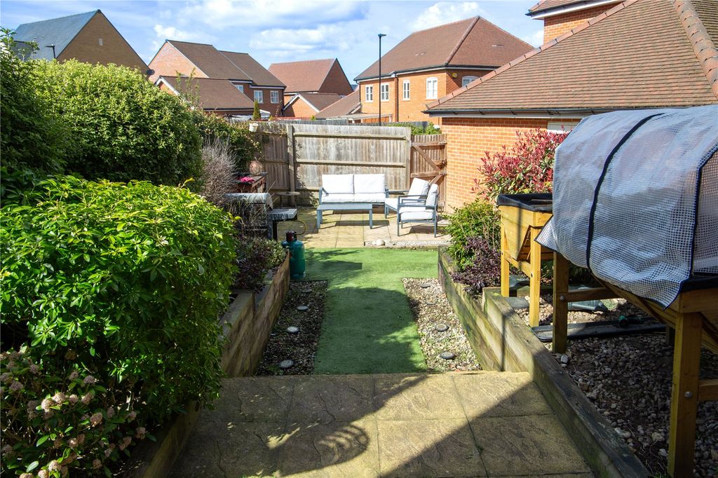 Additional image 16 of 5 bed town house for saleFrench Drive, Wellesley, Aldershot GU11
