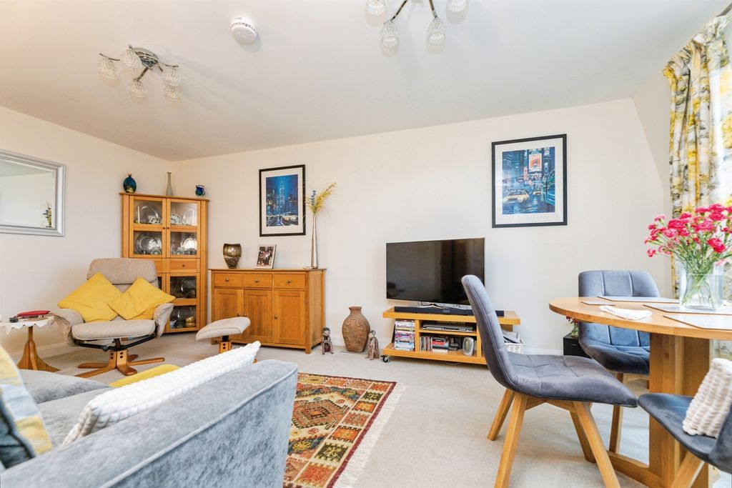 Additional image 6 of 2 bed flat for saleBerneslai Close, Barnsley S70