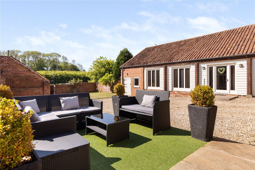 Additional image 38 of 5 bed bungalow for saleLincoln Road, Welton Le Wold, Louth, Lincolnshire LN11