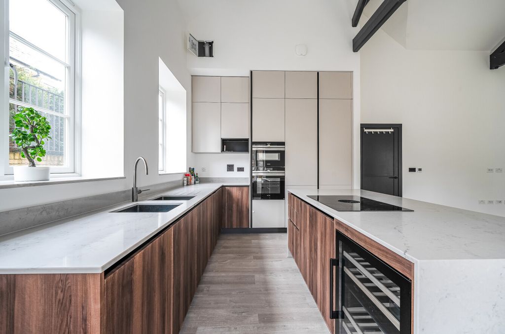 Additional image 5 of 2 bed flat for saleDaffodil Crescent, Barnet EN4
