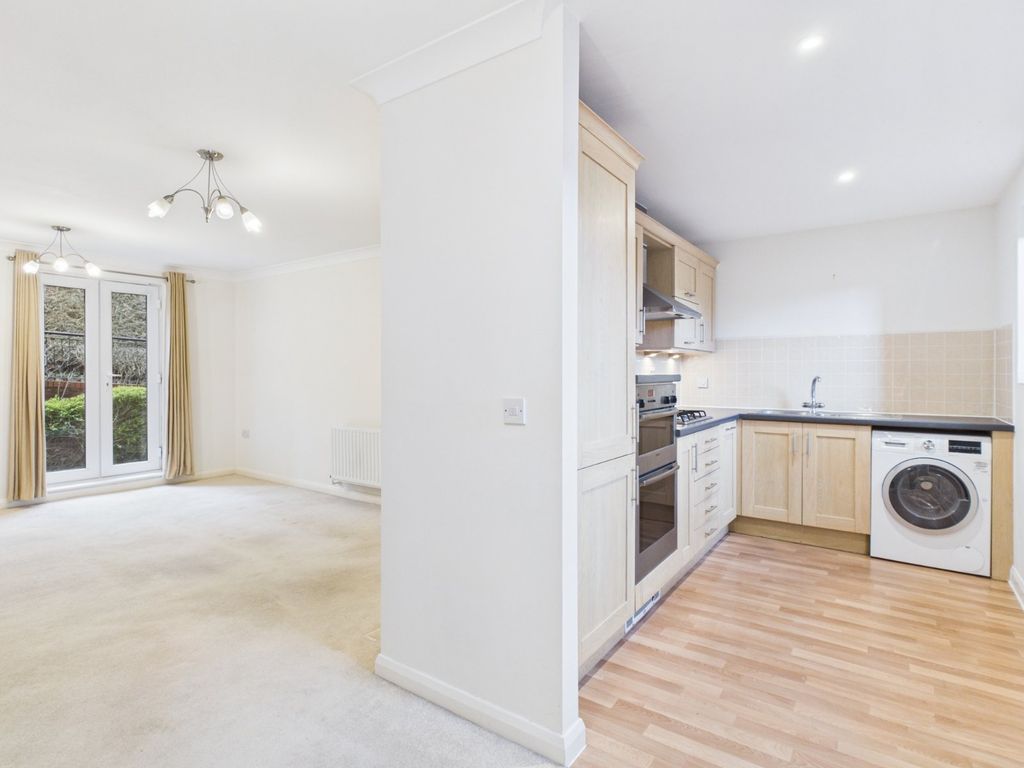 Additional image 12 of 2 bed flat for saleWhielden Street, Amersham, Buckinghamshire HP7