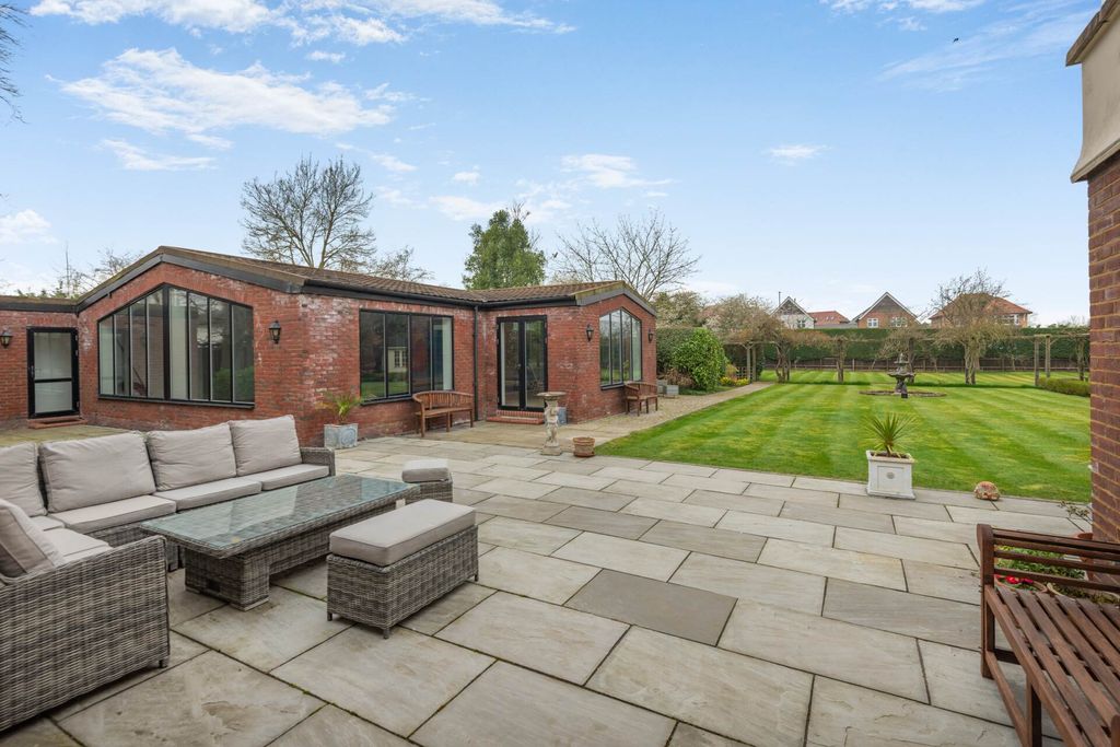 Additional image 30 of 6 bed detached house for saleNew Road, Weston Turville HP22