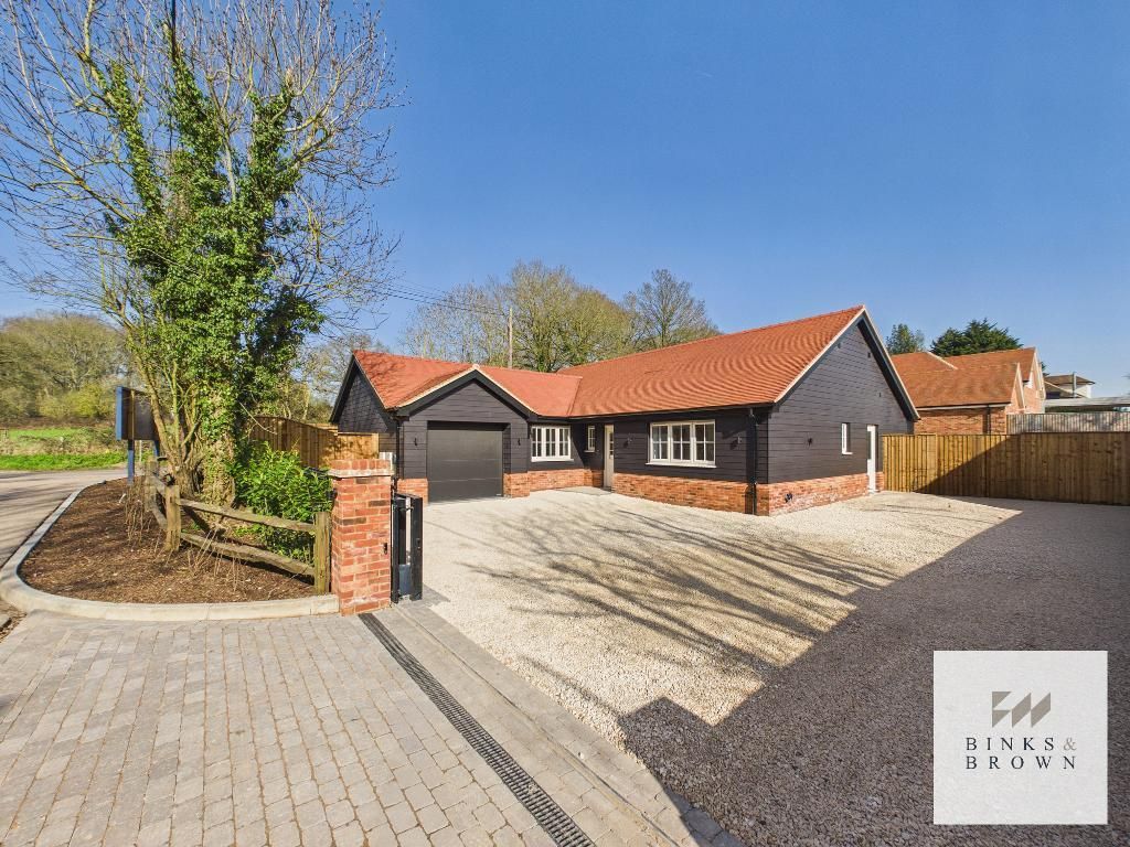 3 bed detached house for saleNorthlands Approach, Dry Street, Langdon Hills, Essex SS16