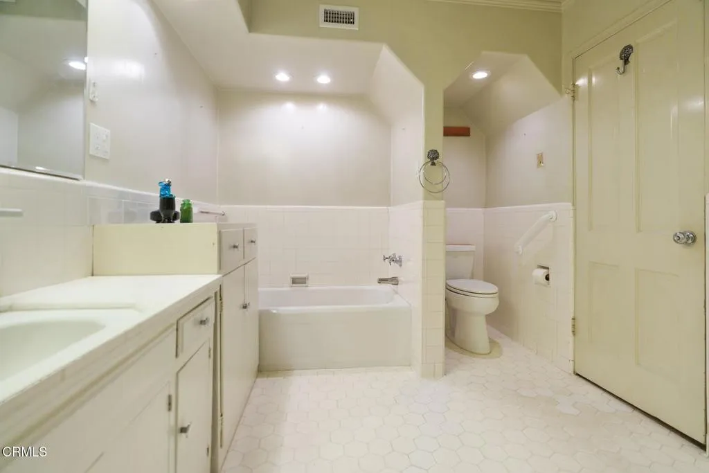 Additional image 110 of 2341 Meadow Valley Terrace, Los Angeles, CA 90039