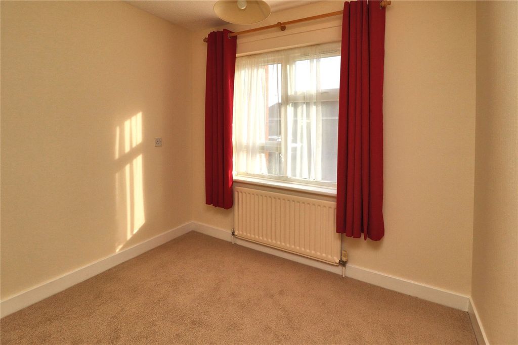 Additional image 4 of 2 bed flat for saleWoking, Surrey GU21