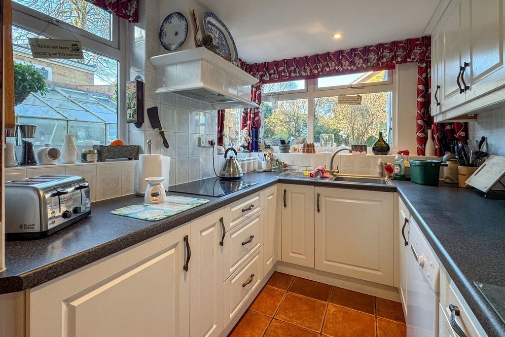Additional image 6 of 3 bed detached house for saleBeech Road, Alresford SO24