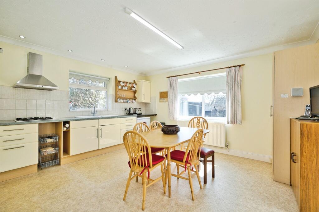 Additional image 8 of Beaconfield Road, YEOVIL