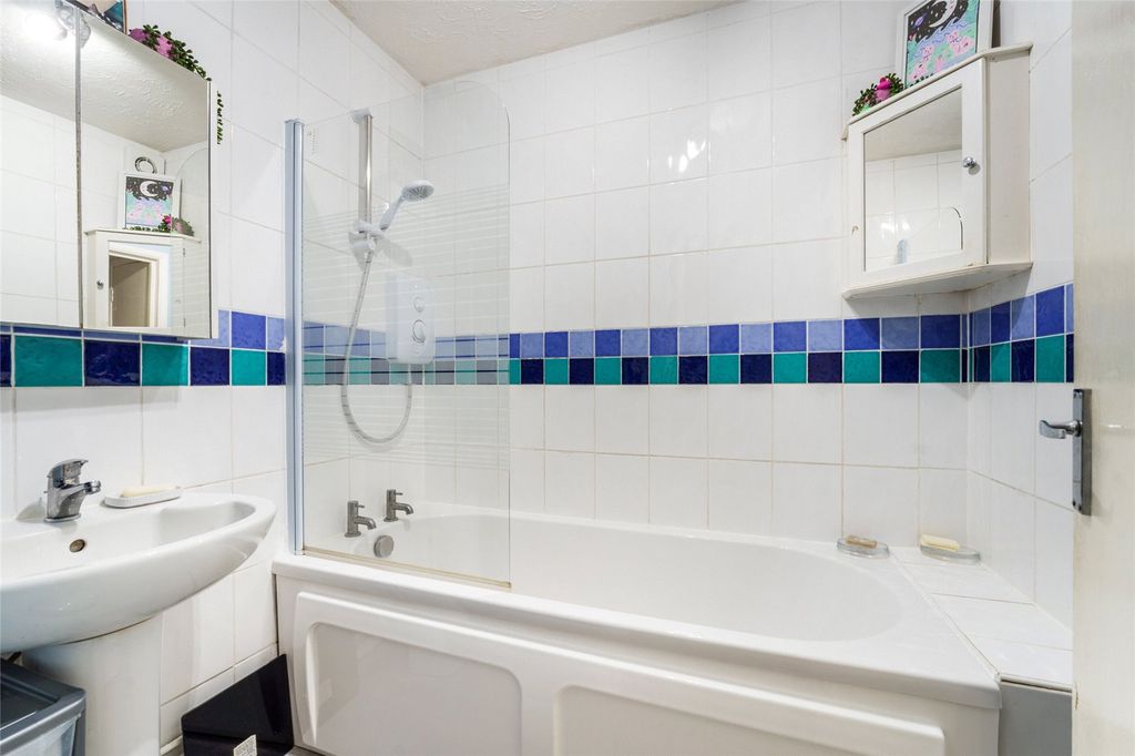 Additional image 6 of 1 bed flat for saleTylersfield, Abbots Langley, Hertfordshire WD5