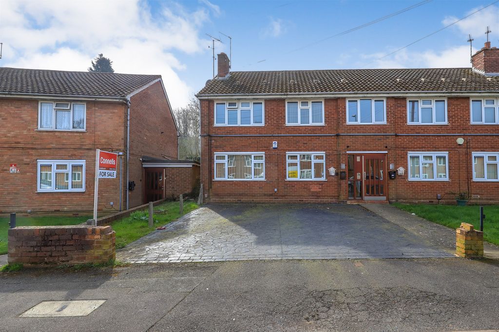 1 bed flat for saleHumphries Crescent, Bilston WV14