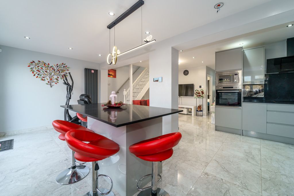 Additional image 2 of 3 bed semi-detached house for saleCompton Place, Watford WD19