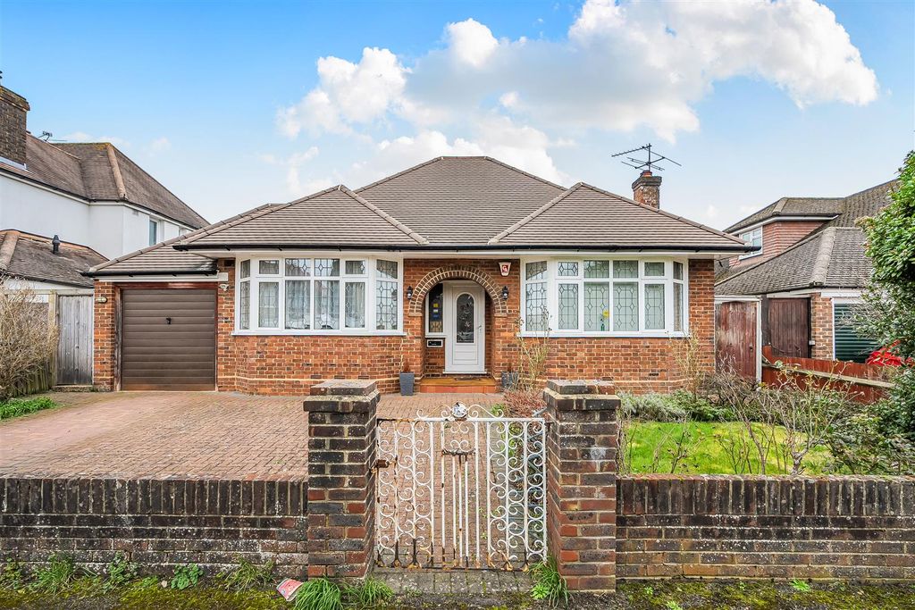 Additional image 9 of 3 bed detached bungalow for saleChaffers Mead, Ashtead KT21