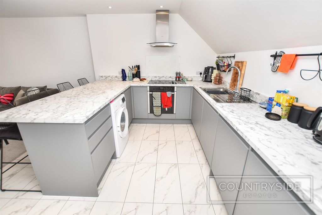 Additional image 11 of 2 bed flat for saleHalle Mews, Benfleet SS7