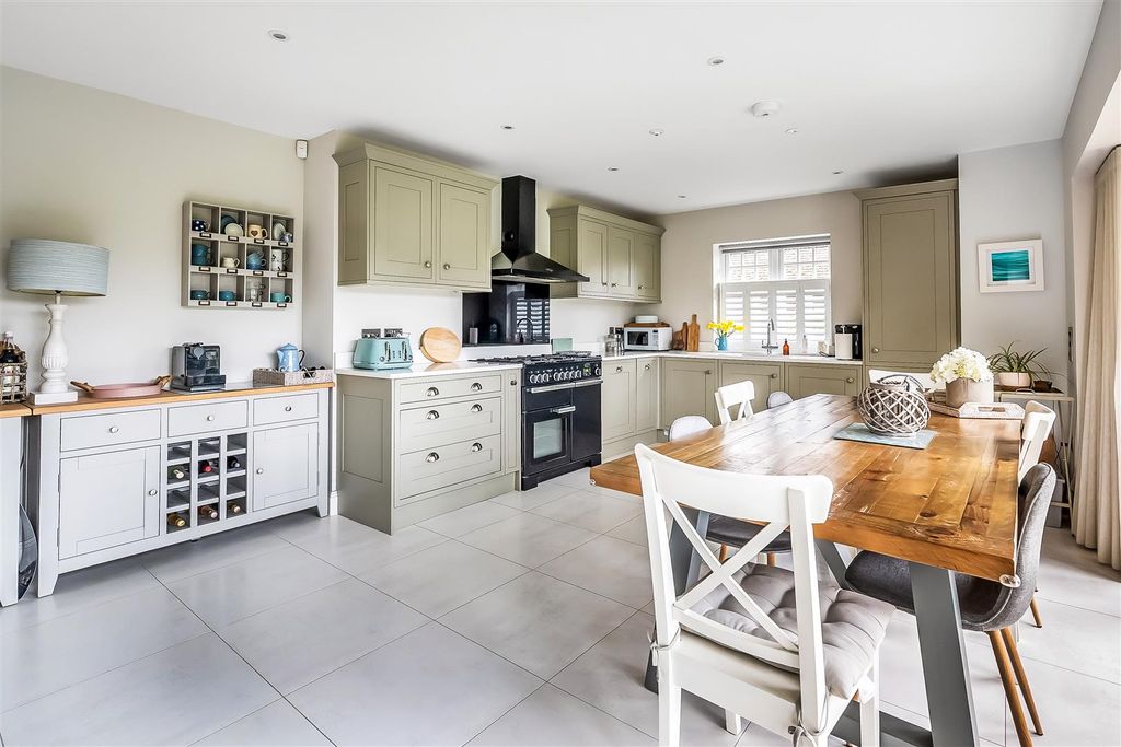 Additional image 5 of 3 bed detached bungalow for saleRoebuck Close, Ashtead KT21