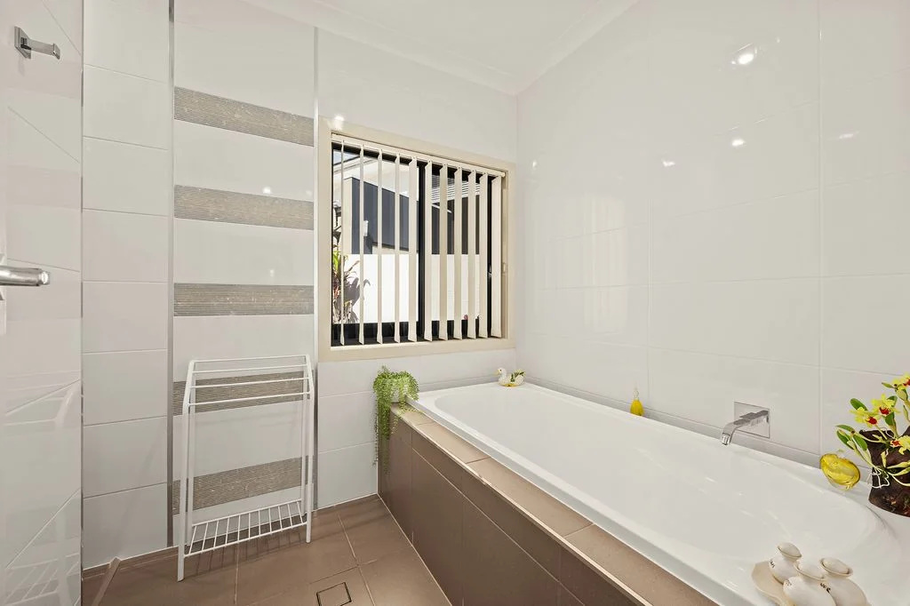 Additional image 22 of 6073 Lugano Dr, Hope Island QLD 4212