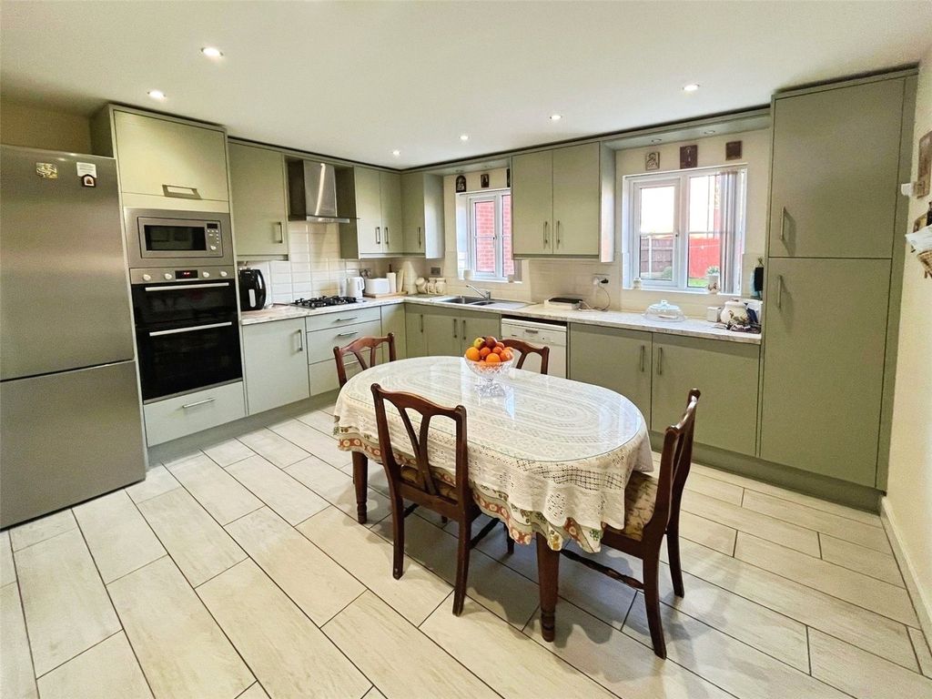 Additional image 9 of 4 bed detached house for saleColumbine Way, Bedworth, Warwickshire CV12