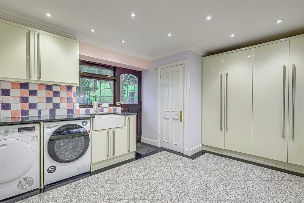 Additional image 30 of 4 bed detached house for saleVicarage Hill, Benfleet SS7