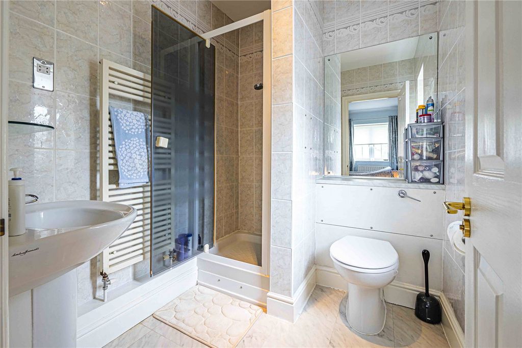 Additional image 20 of 5 bed detached house for saleShenstone Hill, Gravel Path, Berkhamsted, Hertfordshire HP4