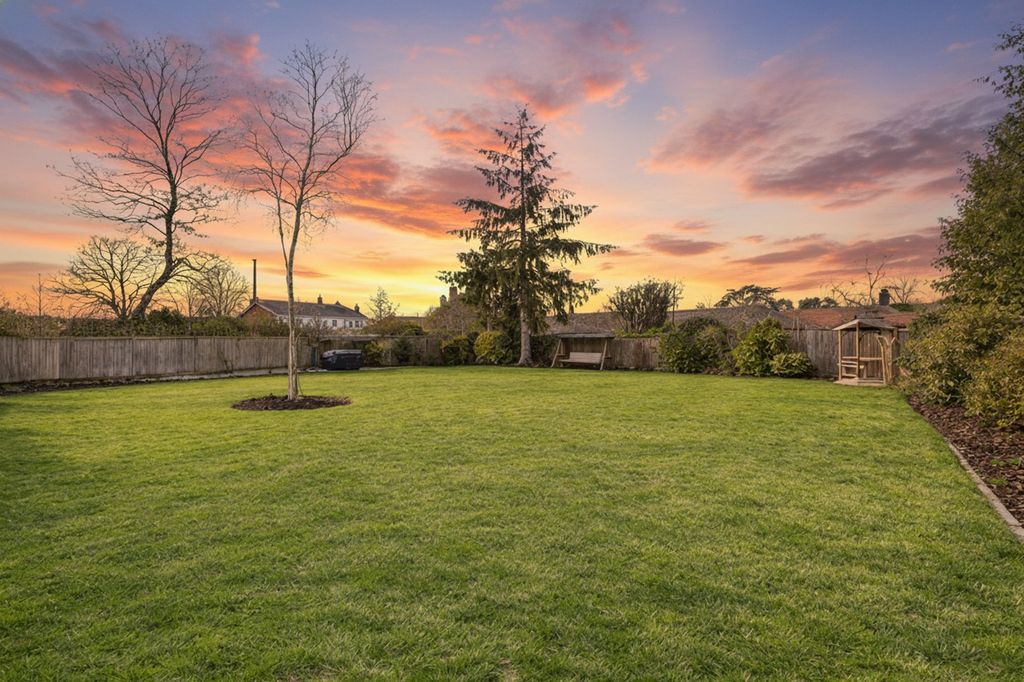 Additional image 39 of 4 bed semi-detached house for saleLinks Road, Ashtead KT21