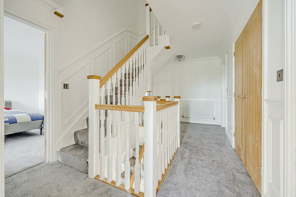 Additional image 23 of 6 bed detached house for saleNashlea Farm, Poors Lane North, Benfleet SS7