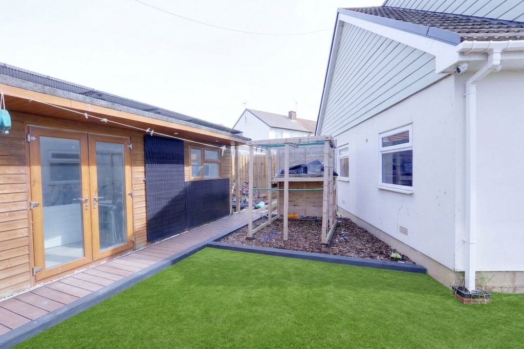 Additional image 35 of 5 bed detached house for sale6 Heathfield, Benfleet SS7