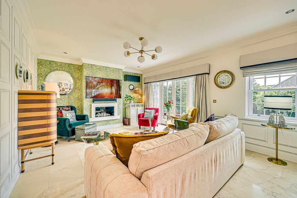 Additional image 20 of 5 bed detached house for saleVicarage Heights, Benfleet SS7