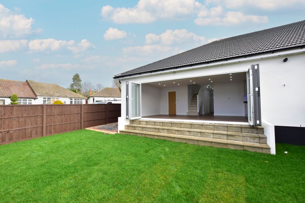 Additional image 22 of 3 bed semi-detached bungalow for saleThe Courtway, Watford WD19