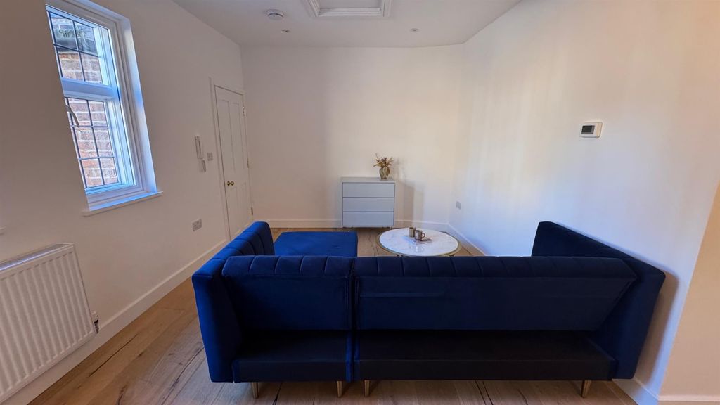 Additional image 8 of 1 bed flat for saleHigh Street, Banbury OX16