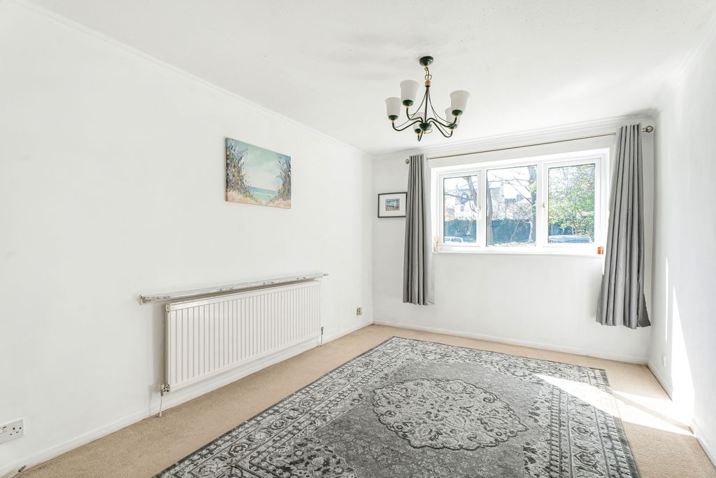 Additional image 3 of 2 bed flat for saleSt Johns Well Court, Berkhamsted HP4