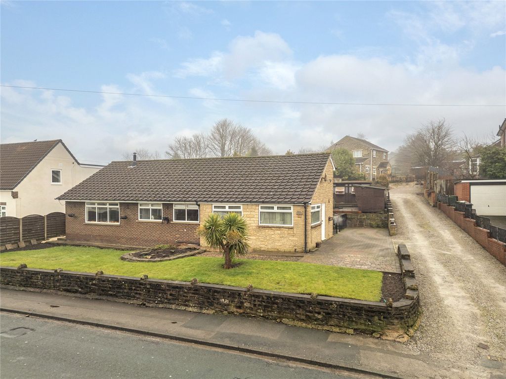 3 bed bungalow for saleWhite Lee Road, Batley, West Yorkshire WF17
