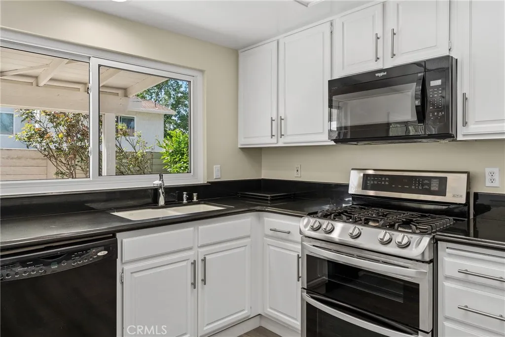 Additional image 11 of 56 Dearborn Cir, Redlands, CA 92374