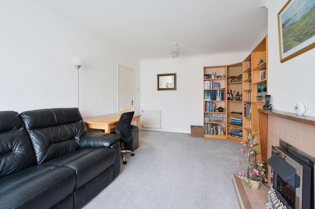 Additional image 3 of 2 bed maisonette for saleCheviot Close, Banstead SM7