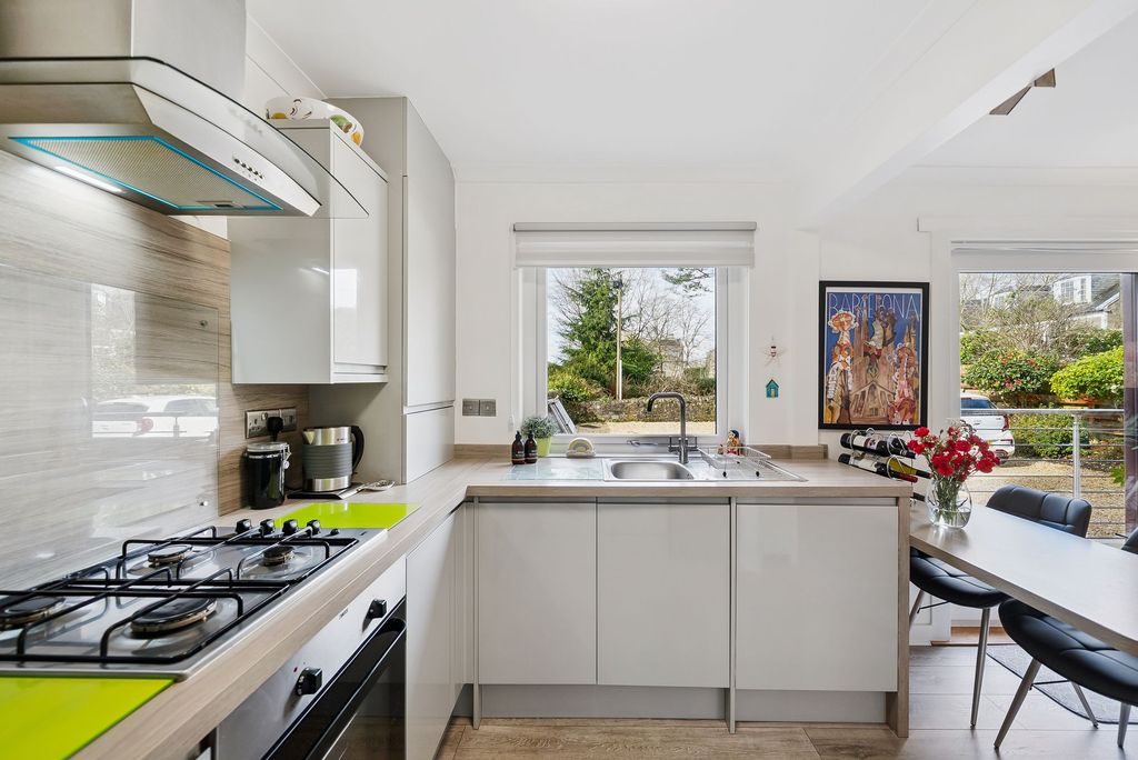 Additional image 8 of 2 bed semi-detached house for sale2 Millborne Mews, 91A Sinclair Street, Helensburgh G84