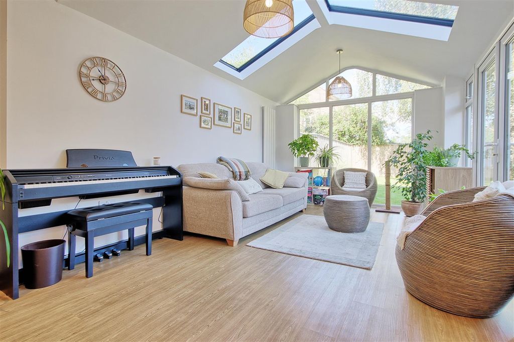 Additional image 8 of 3 bed semi-detached house for saleFen Road, Cambridge CB4