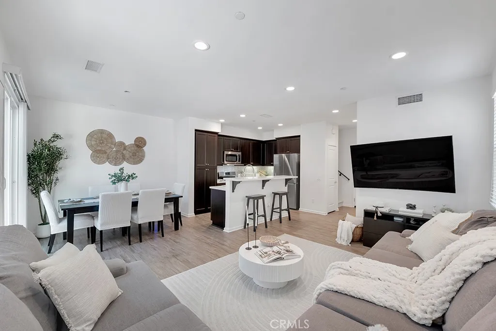 Additional image 2 of 14902 W Navarre Way, Sylmar, CA 91342