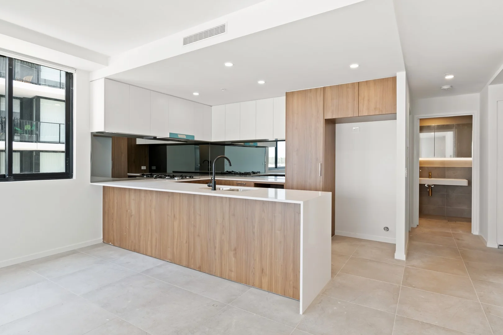 2408/1 Grant Avenue, Hope Island QLD 4212