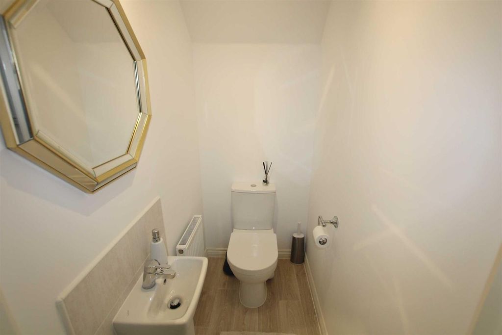 Additional image 7 of 3 bed semi-detached house for salePiebridge Way, Wortley, Leeds LS12