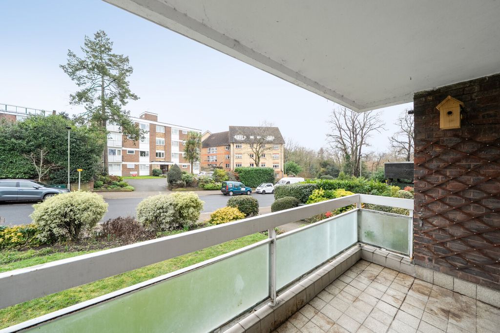 Additional image 11 of 3 bed flat for saleParkside, Court Downs Road, Beckenham BR3