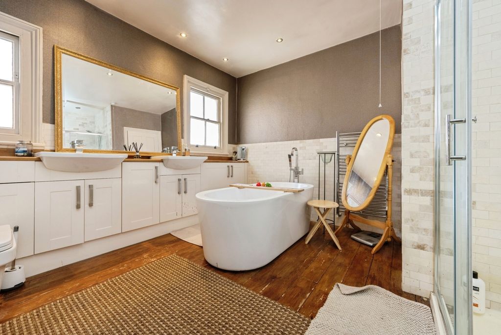 Additional image 15 of 11 bed detached house for saleLansdowne Road, Bedford, Bedfordshire MK40