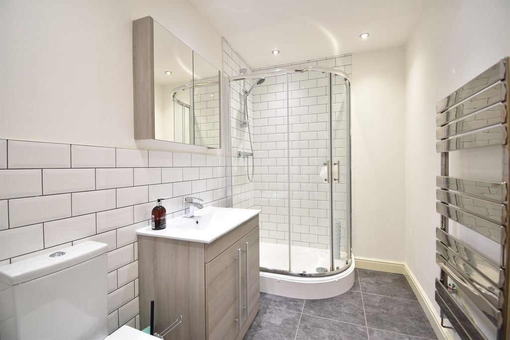 Additional image 12 of 2 bed flat for saleThe Oaks, Horseshoe Lane, Alderley Edge SK9