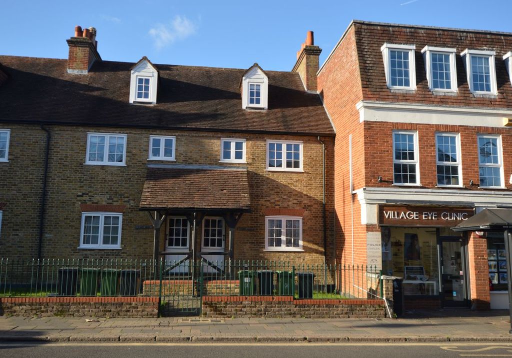 1 bed flat for sale31A High Street, Bagshot, Surrey GU19