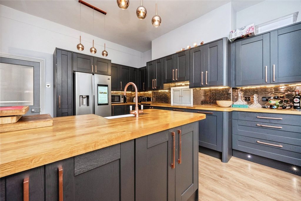 Additional image 5 of 11 bed detached house for saleLansdowne Road, Bedford, Bedfordshire MK40