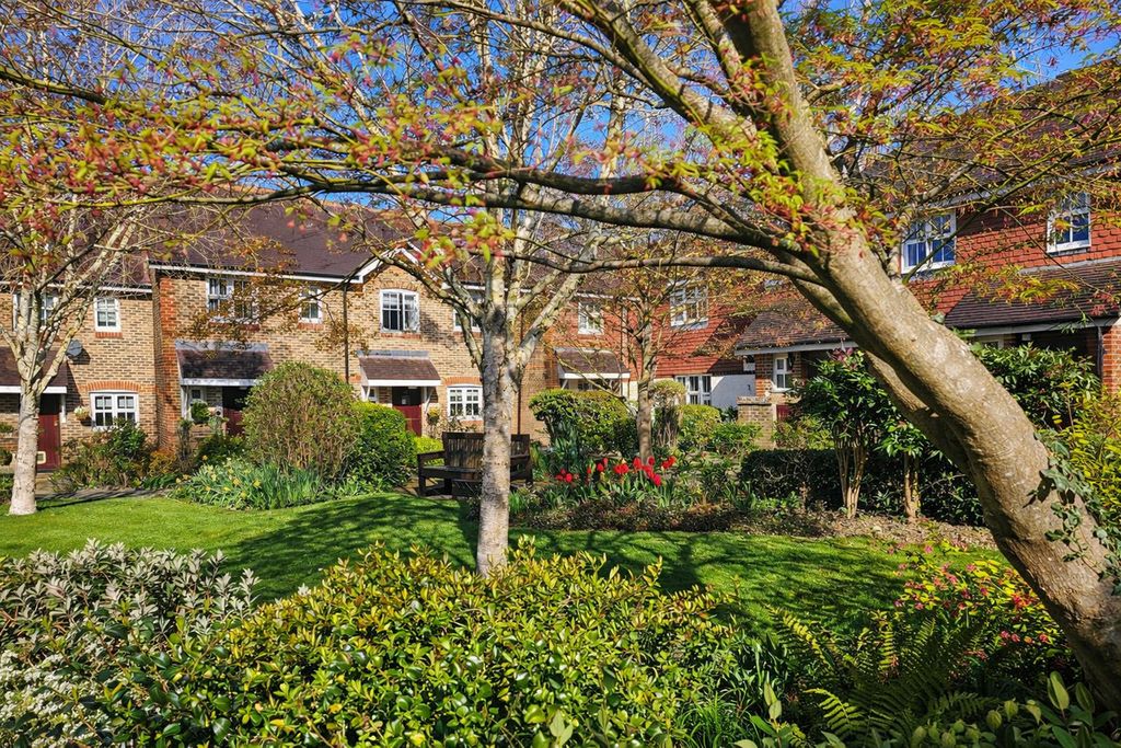 Additional image 16 of 2 bed flat for saleRosehill, Billingshurst RH14