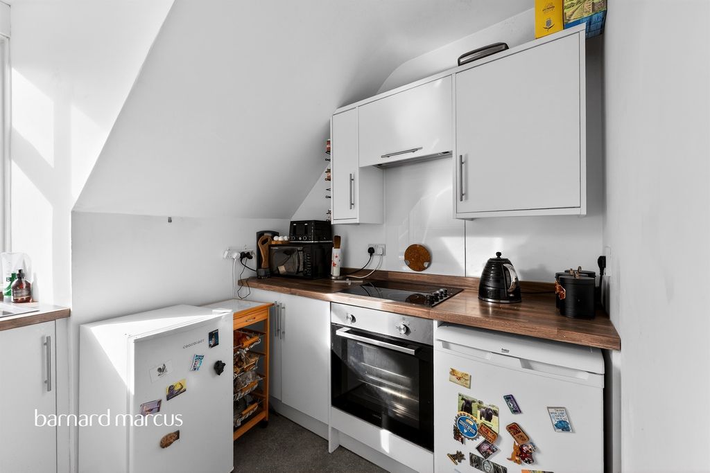 Additional image 3 of 1 bed flat for saleHigh Street, Dorking RH4