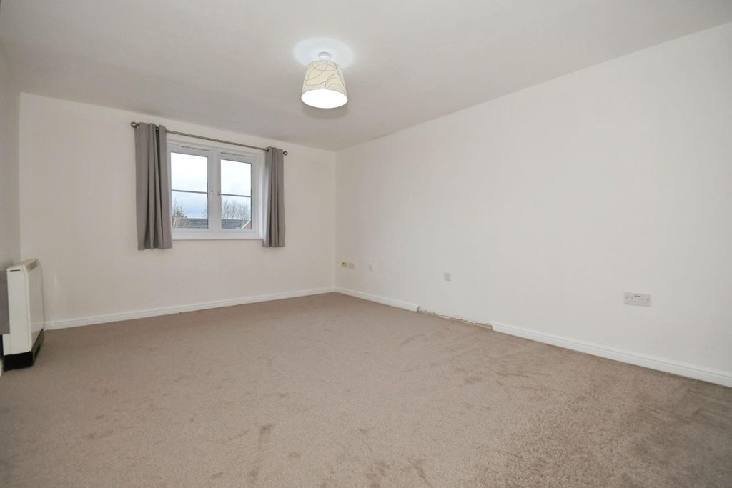 Additional image 5 of 2 bed flat for saleLincoln Way, North Wingfield, Chesterfield S42
