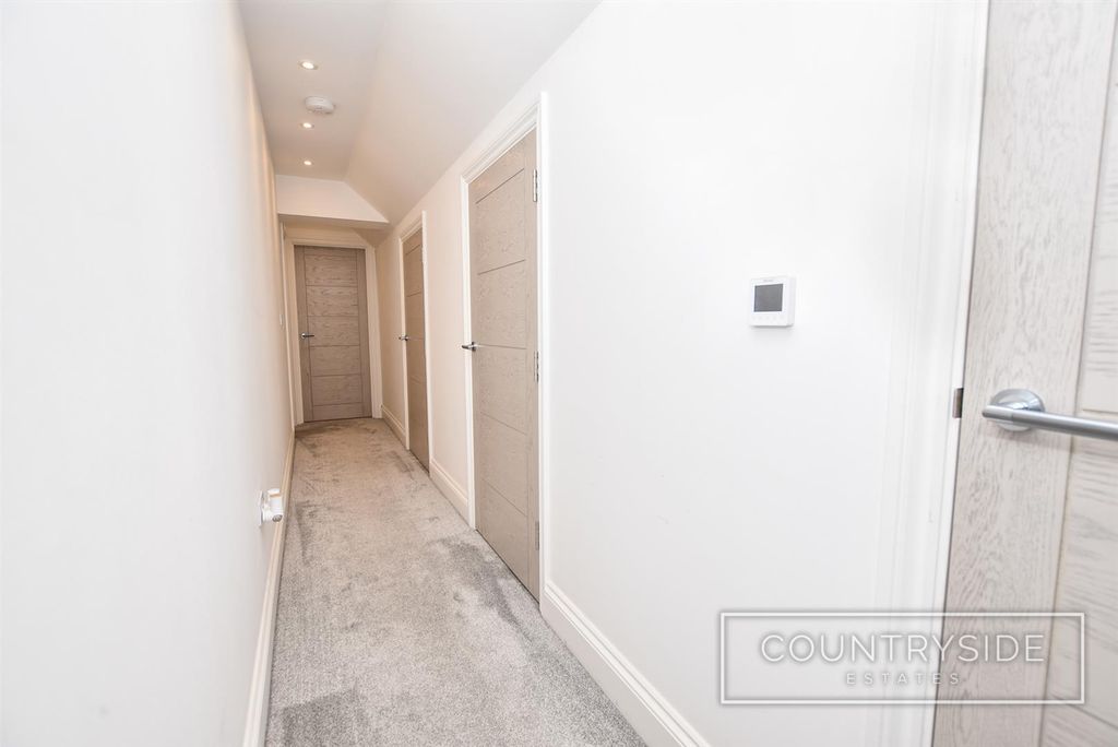 Additional image 6 of 2 bed flat for saleHalle Mews, Benfleet SS7