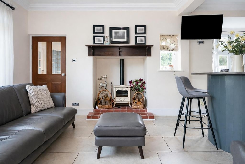 Additional image 9 of 4 bed detached house for saleThe Rockeries, 16 New Walk, Beverley HU17