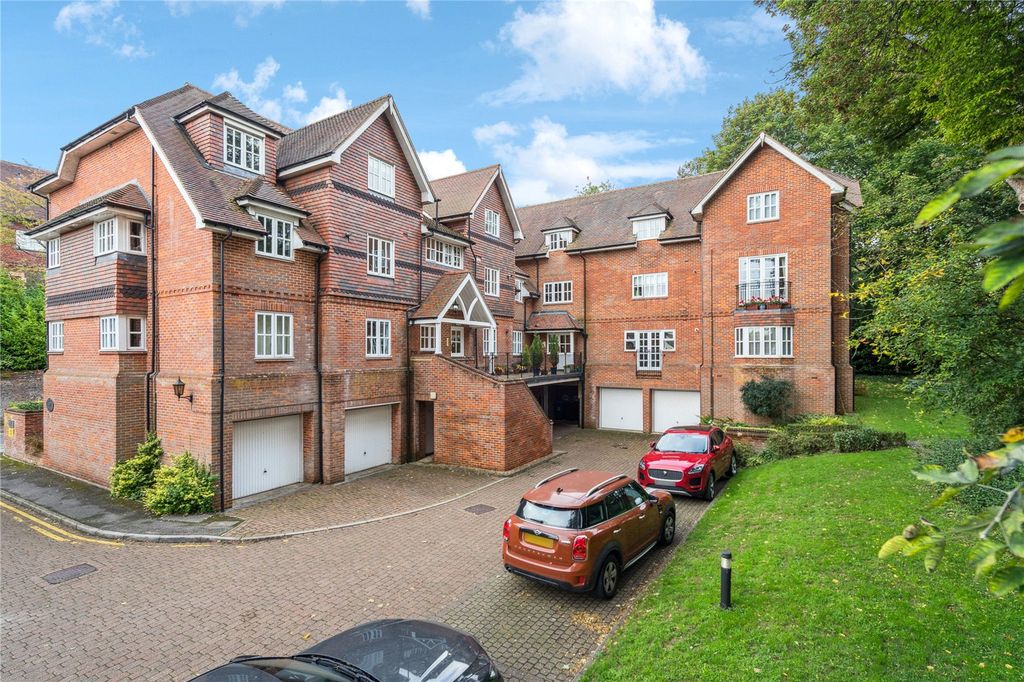 Additional image 17 of 2 bed flat for saleChesham Road, Berkhamsted, Hertfordshire HP4