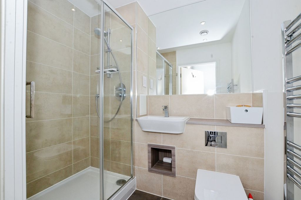 Additional image 5 of 2 bed flat for saleBucknall Place, Watford WD19